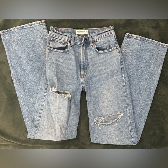 Abercrombie & Fitch Denim - 25/0 XLong Abercrombie & Fitch Light “The 90s Relaxed Jean High-Rise”